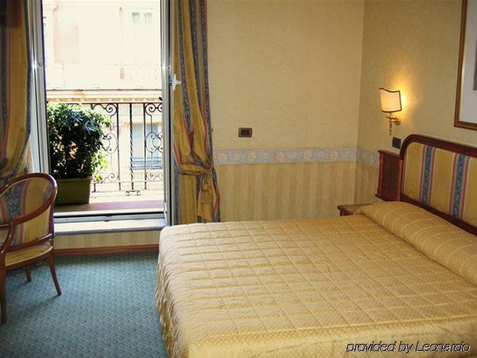 Hotel Regno Roma Quarto foto
