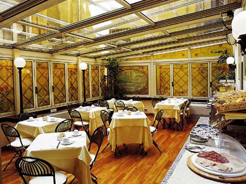 Hotel Regno Roma Exterior foto